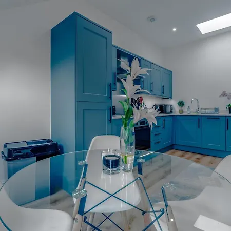 Period Penthouse In Clifton Village Daire