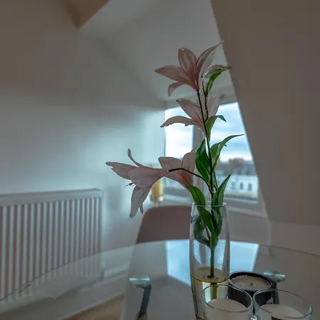 Period Penthouse In Clifton Village