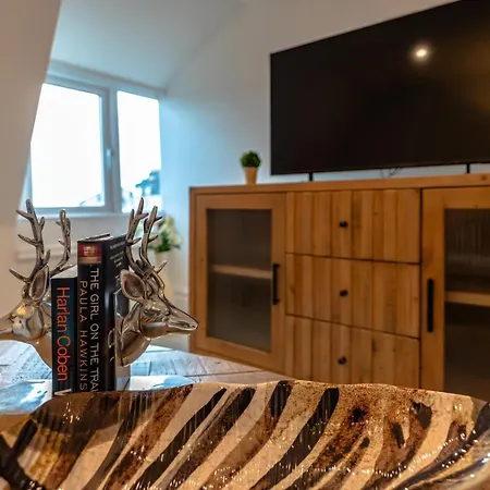Period Penthouse In Clifton Village