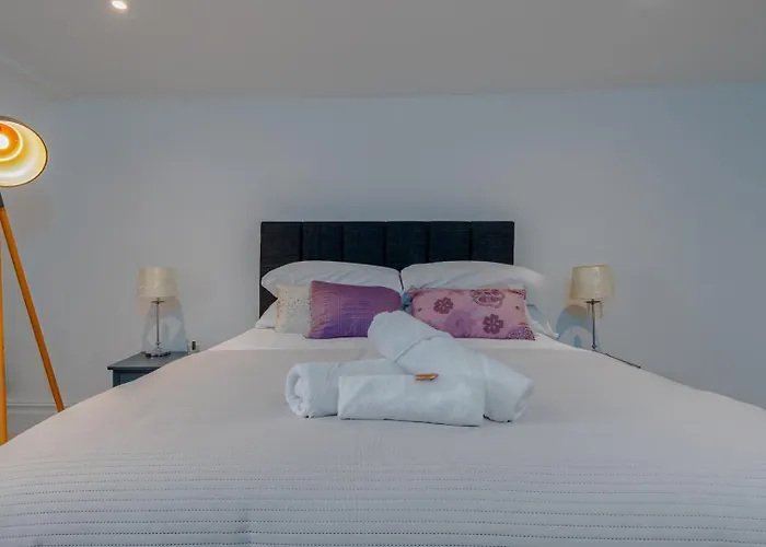 Apartament Period Penthouse In Clifton Village