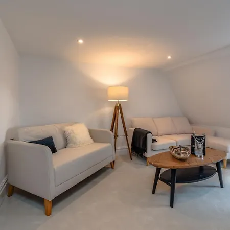 Apartment Period Penthouse In Clifton Village Bristol