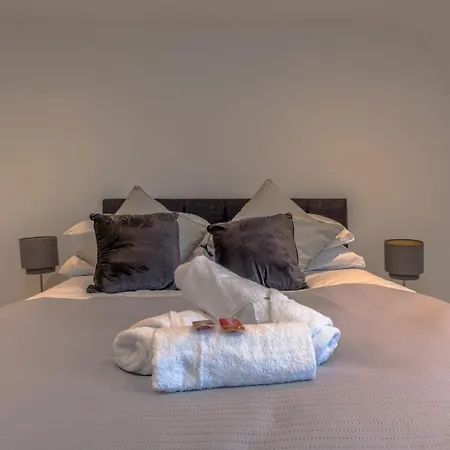 Period Penthouse In Clifton Village Apartment Bristol